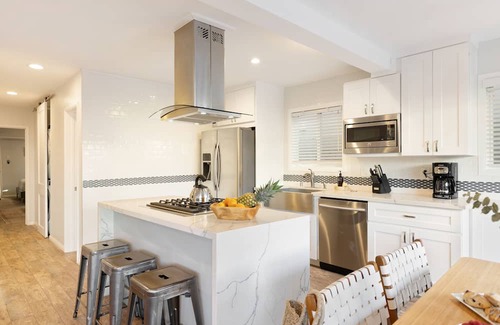 South Mission Beach House | Mission Point Buyout by AvantStay | Two Unit Buyout w/ Patio & Close to Beach!
