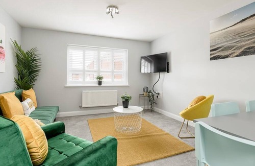 Hamworthy Apartment | Lakeside Retreat - a house that sleeps 5 guests in 2 bedrooms