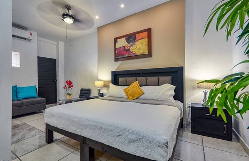 Romantic Zone Condo | Casa Leon Puerto Vallarta