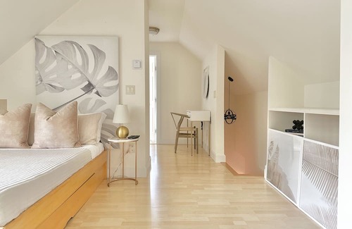 Marlborough House | Near BOSTON - Cozy and Renovated 4 Beds 2 bath Home w/ Backyard FREE WIFI 6.