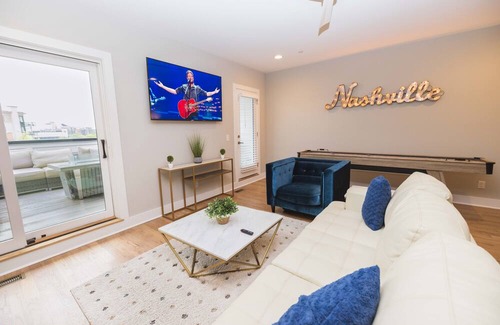 West End House | Country Muse - Mins To Broadway - Rooftop Patio