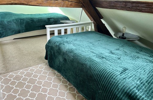 Villemoiron-en-Othe Apartment | Le domaine du Lavoir - Studio PISA sleeps 5-jacuzzi from April to October