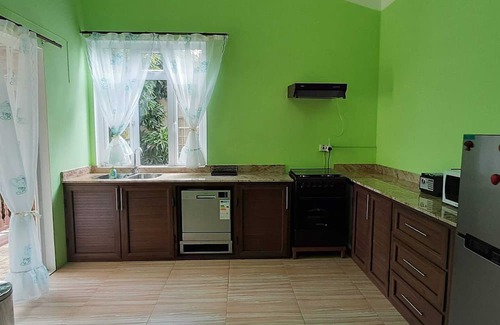 Pointe Aux Sables Apartment | Homerez - Beautiful appartement 1 km away from the beach for 6 ppl. with jacuzzi