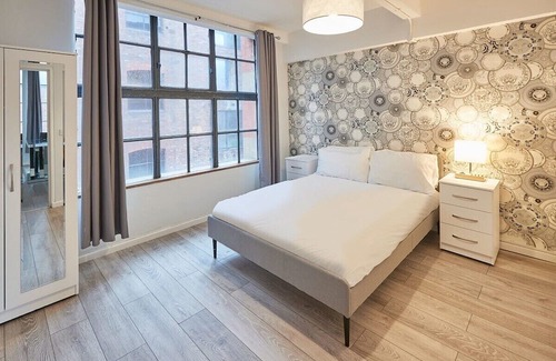 RopeWalks Apartment | Host & Stay | Concert Square