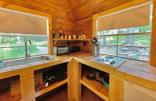 Sevierville Cabin | Wood Cabin in the Smoky Mountains