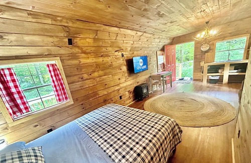 Sevierville Cabin | Wood Cabin in the Smoky Mountains