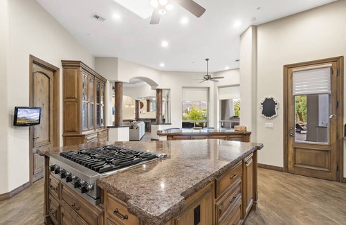 Central Scottsdale House | Large 6BR w Private Pool & Arcade. Book now for Spring Training cactus league
