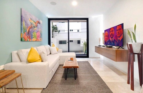 Zazil-ha Apartment | Centrally located 1BR w/sea view Rooftop pool!