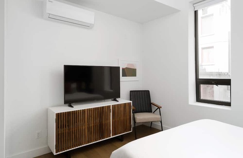 Quartier des Spectacles House | BAKAN - Gem in the city : MODERN loft in Old Mtl/DT