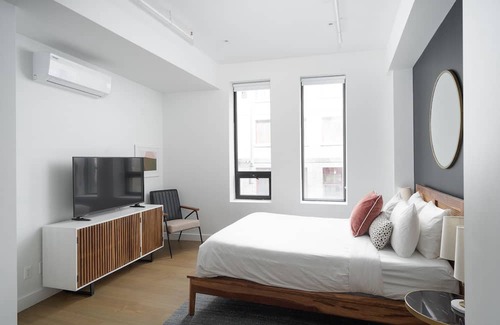 Quartier des Spectacles House | BAKAN - Gem in the city : MODERN loft in Old Mtl/DT