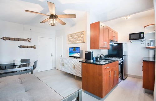 South of Fifth Condo | BEACHFRONT/SOUTH OF FIFTH/OCEAN VIEW/CLEAN/POOL