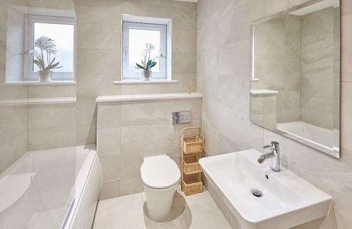 Whitley Bay House | Host & Stay | 3 Queens Court