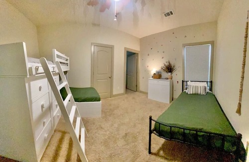 Central East Austin House | Walk to UT and Moody Center. Spacious Family Retreat