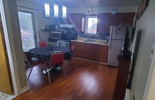 LaSalle Apartment | Stress free room.