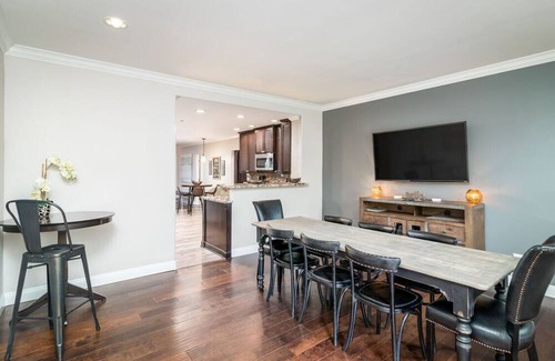 Cavalier Vista House | Parsons Villas! 2 HOMES FOR ONE! 5BR AND 3BR Casita and Volleyball Court in heart of Old Town!