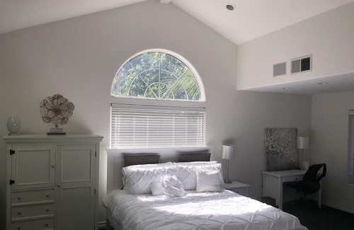 Westwood House | Large Luxury West Los Angeles Guesthouse with Housekeeping