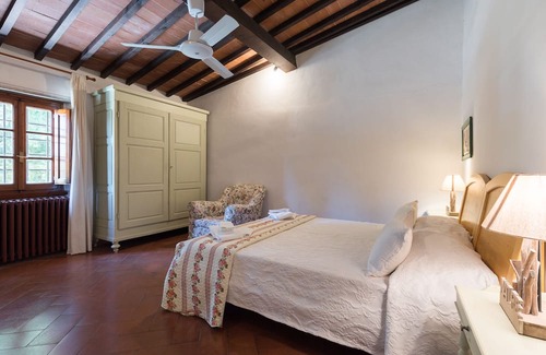 Impruneta House | Wonderful Tuscan farmhouse with large spaces and panoramic views