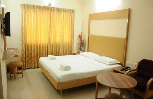 Madurai House | Warmly decorated rooms/Vandiyur Lake view Stay