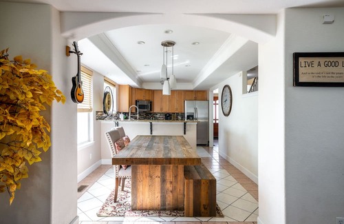 Curtis Park House | 4-Bedroom Party Palace with Theater Room, Game Room and Hot Tub