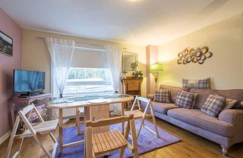 Old Town Apartment | location! location! location!