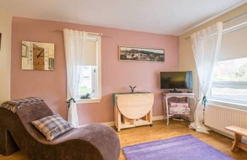 Old Town Apartment | location! location! location!