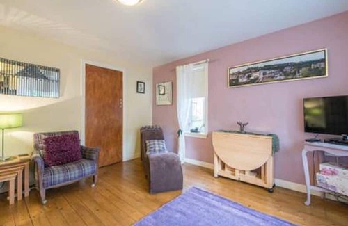 Old Town Apartment | location! location! location!