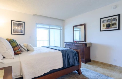 Weston Condo | Classy Comfortable Condo - Close to everything