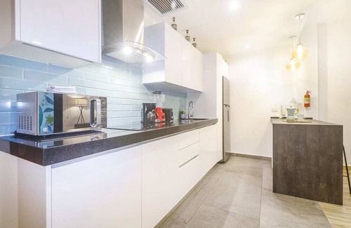 Luis Donaldo Colosio Condo | Great Location! Ocean Views! AC! Rooftop Pool!