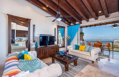 Romantic Zone Condo | Casa Helene! 2BR Luxe Penthouse! Stunning Views!