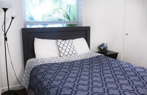 Seybold House | Stylish 2/1 in the heart of the Design District