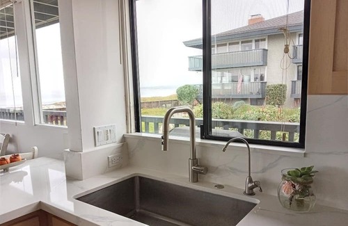 Downtown Monterey Condo | Stunning views, modern, free parking, heated pool, gated, ocean sounds, central