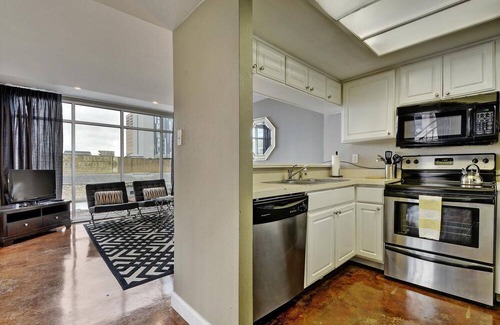 Downtown Austin Apartment | The Littlefields by Lodgewell > Three Huge Balconies & Views