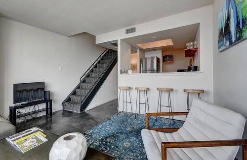 Downtown Austin Apartment | The Littlefields by Lodgewell, Stylish Loft, Downtown Views