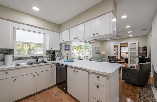 Sarasota House | Private Beach 1 Block To Lido Beach. 1/2 Mile St. Armand Circle