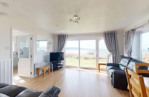 Hayle Cottage | Stunning ocean views and comfortable accommodation for up to 6