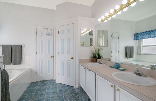 Crescent Lakes House | Luxury Lakeside Villa, Close To Disney