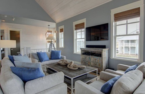 Cinnamon Shore House | Stunning Designer Home w/ Pool Views+Access to Cinnamon Shore Amenities