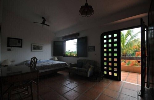 Village da Ferradura House | House 6 suites and 100 meters from Horseshoe Beach / Full Service Homemade