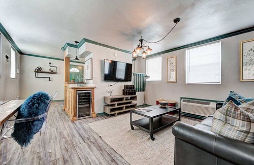 Central Oklahoma City House | Indie Escape 1,blocks away from Plaza District