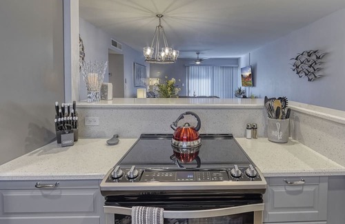 South Scottsdale Condo | Stunning 2Bd/2Ba Old Town Condo comfortably Sleeps 6