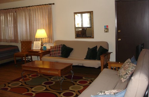 Manitou Springs Cottage | Cozy cottage in picturesque setting nestled at the foot of Pikes Peak