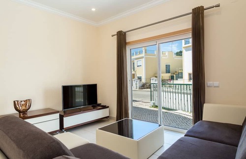 Alvor House | Villa with 4 bedrooms, free Wi-Fi, 800 meters from the beach, terrace with sea view