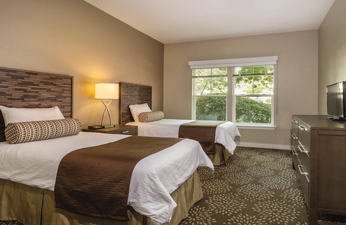 Windsor House | Windsor/Healdsburg Wine country resort Condos 3BEDROOM!! 2BA Sleeps8 NICE!!