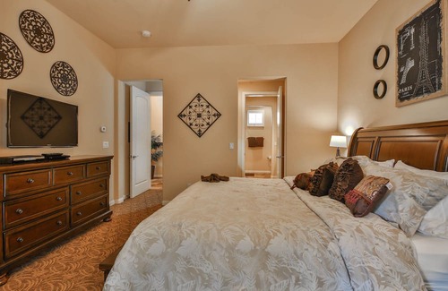 La Quinta Condo | Deluxe King Casita (T25-B)