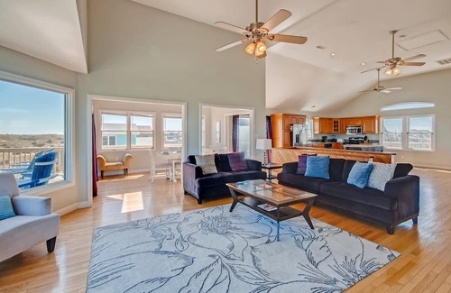 Waves House | Enjoy CHAMPAGNE VIEWS for in this OCEANFRONT home in Waves