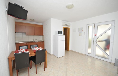 Okrug Gornji Apartment | Family-friendly apartments by the sea Okrug Gornji Trogir Split