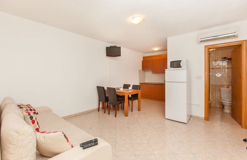 Okrug Gornji Apartment | Family-friendly apartments by the sea Okrug Gornji Trogir Split