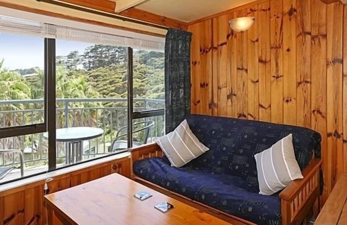 Waiheke Island House | SupaCute Cottage, Spa Bath,Dble Kayak, SKYTV, Wifi