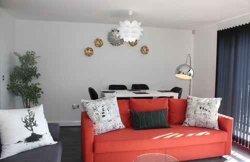 Greenwich Apartment | Miles Close Apartment