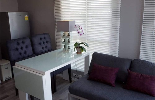 Su Thep Condo | FULLY FURNISHED TOP FLOOR NEAR THE CITY